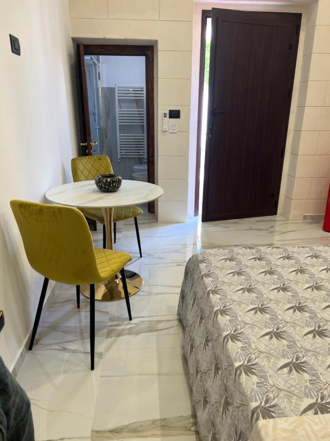 Handy Specus Brindisi Exterior foto